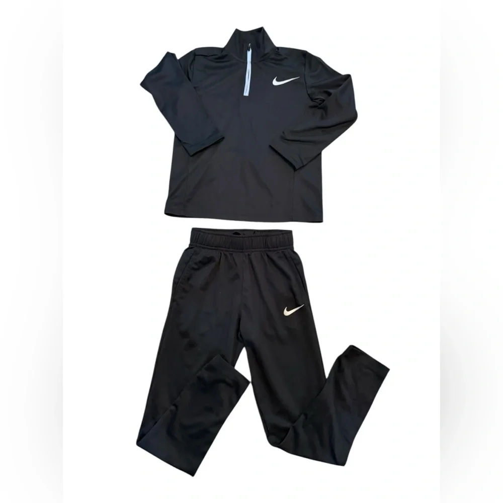 Girls Nike Dri fit long sleeve top & joggers. Both are XS EUC